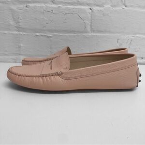 TOD'S Gommino Leather Loafers. Pink